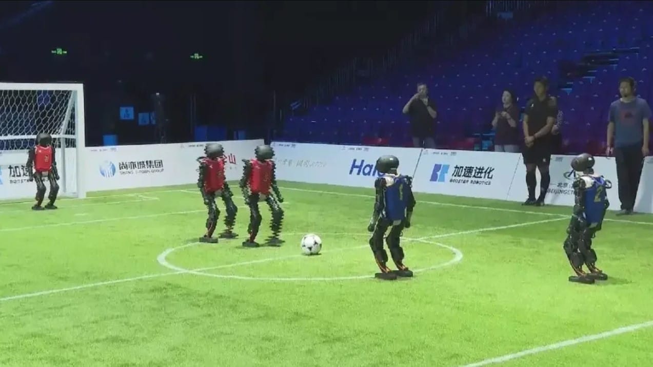 Dünyanın İlk Robot Futbol Maçı