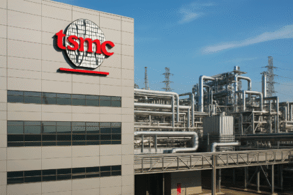 TSMC ABD Yatırımı İçin Öncelik Verdi: Trump Tarifeleri Korkusu Üretim Stratejisini Değiştiriyor