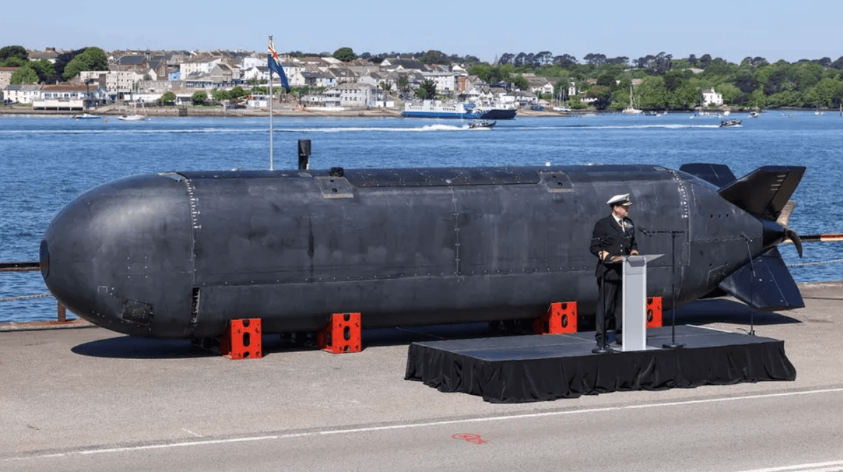 Kraliyet Donanması Excalibur İnsansız Denizaltıyı Test Etti